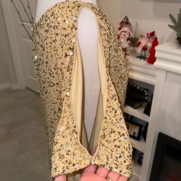 NWT Aidan Mattox Gold Sequin Mini Dress 100% Silk Size 10 is available for  purchase on au PAY Market - Imported Goods Online Store Co.Ltd. | au PAY  Market - Online Shopping Site
